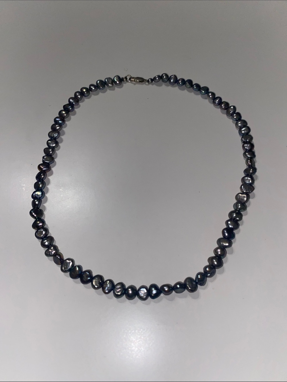 Black Pearl Freshwater Style Necklace - Elegant Iridescent Beads